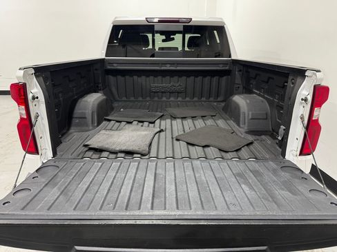 Used 2019 Chevrolet Silverado 1500 High Country image 29