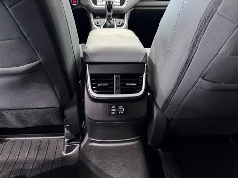 Used 2025 Subaru Outback Premium image 27