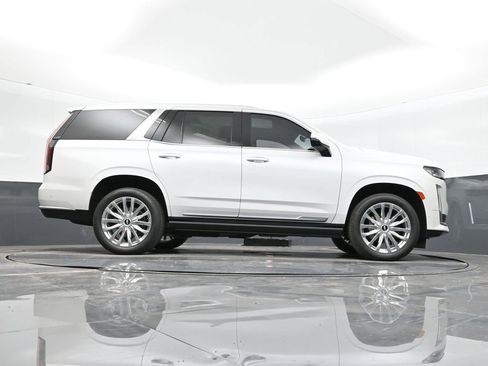 Used 2023 Cadillac Escalade Premium Luxury w/ Performance Package image 39