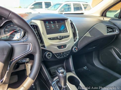 Used 2018 Chevrolet Cruze LS FWD image 17
