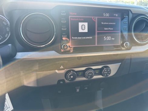 Used 2020 Toyota Tacoma SR5 image 33