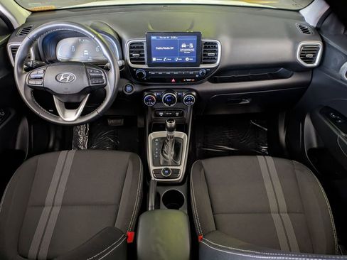 Used 2025 Hyundai Venue SEL FWD image 25
