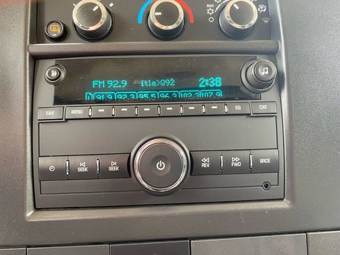 Used 2025 Chevrolet Express 2500 w/ Driver Convenience Package RWD image 26