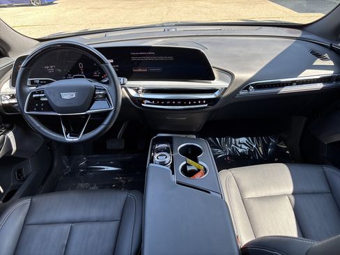 Used 2024 Cadillac Lyriq Luxury AWD/4WD image 19