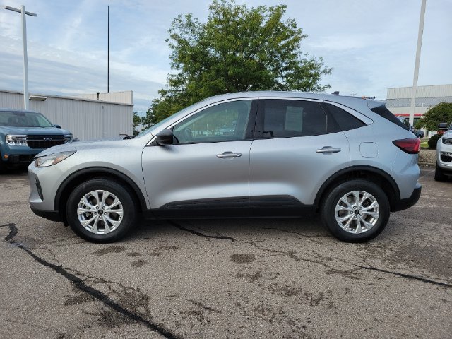 Certified 2023 Ford Escape Active AWD/4WD image 2
