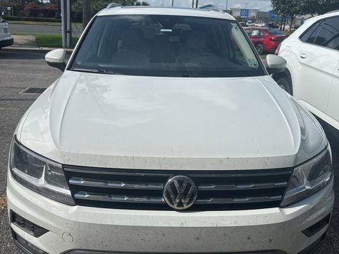 Used 2020 Volkswagen Tiguan SEL FWD image 2