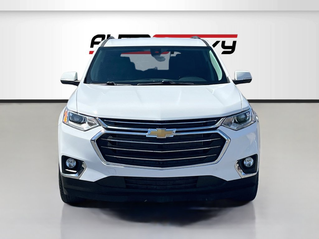 Used 2021 Chevrolet Traverse RS FWD image 2