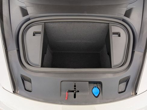 New 2025 Porsche Taycan Turbo image 28