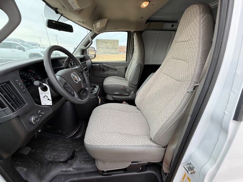 New 2025 Chevrolet Express 3500 Extended w/ Driver Convenience Package RWD image 9