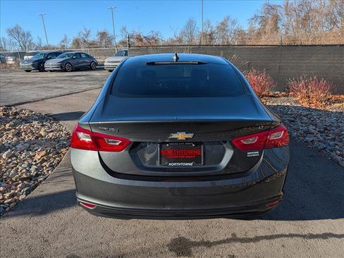 Used 2016 Chevrolet Malibu LT w/ Leather Package image 4