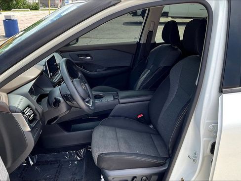 Used 2022 Nissan Rogue SV FWD image 23