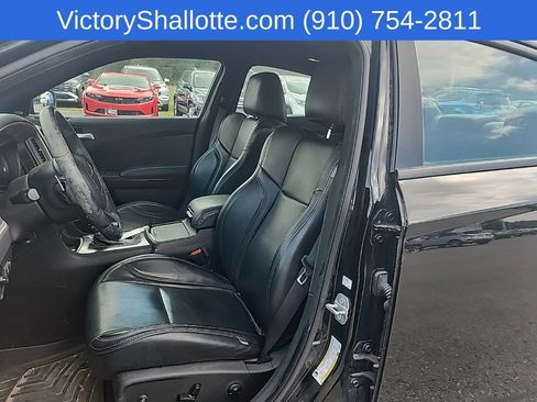 Used 2019 Dodge Charger R/T w/ Blacktop Package RWD image 16