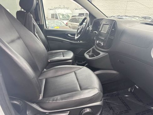 Used 2016 Mercedes-Benz Metris Passenger image 13