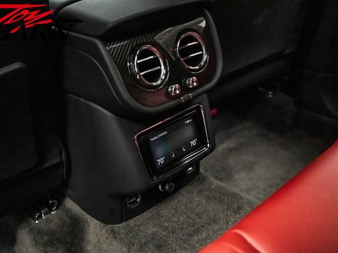 Used 2022 Bentley Bentayga image 50
