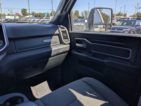 Used 2024 RAM 2500 Big Horn AWD/4WD image 16