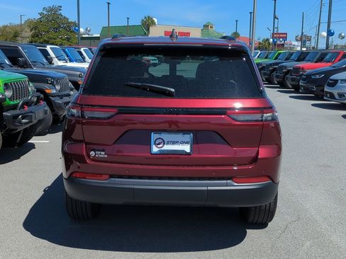 New 2026 Jeep Grand Cherokee Limited w/ Limited Altitude Package AWD/4WD image 6
