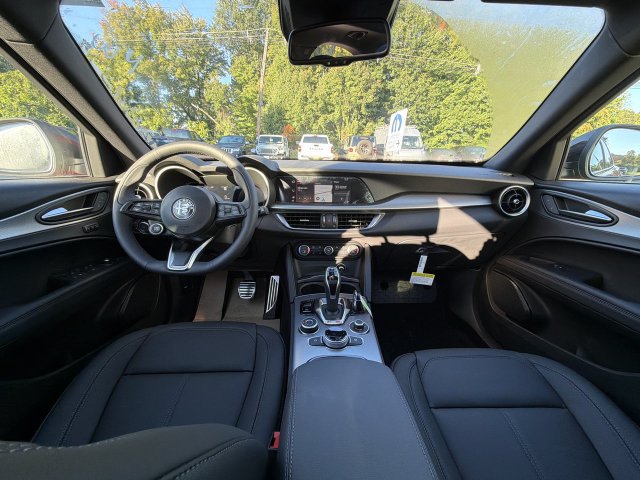 New 2026 Alfa Romeo Stelvio Sprint w/ Convenience Package AWD/4WD image 12