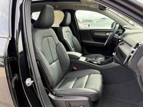 New 2026 Volvo XC40 B5 Plus image 8