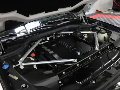 Used 2021 BMW X7 xDrive40i w/ M Sport Package image 89