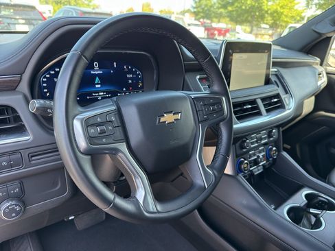 Used 2024 Chevrolet Suburban LT RWD image 37