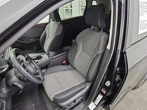 Used 2023 Nissan Rogue SV image 25