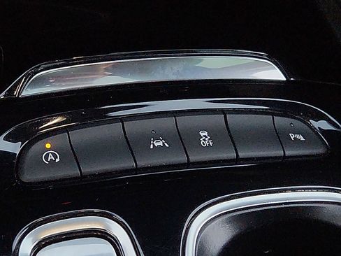 Used 2023 Buick Envision Essence w/ Sport Touring Package image 24