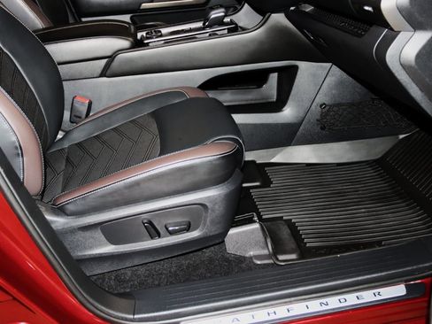 Used 2022 Nissan Pathfinder Platinum w/ Cargo Package image 58