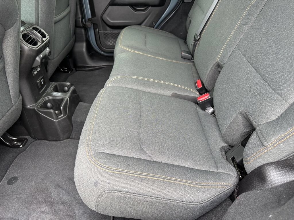 Used 2026 Jeep Wrangler Unlimited Sahara AWD/4WD image 10