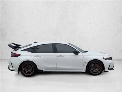 Used 2023 Honda Civic Type R image 4