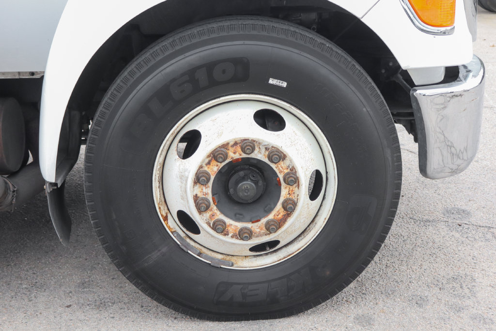 Used 2015 Ford F650 2WD Crew Cab Super Duty image 36