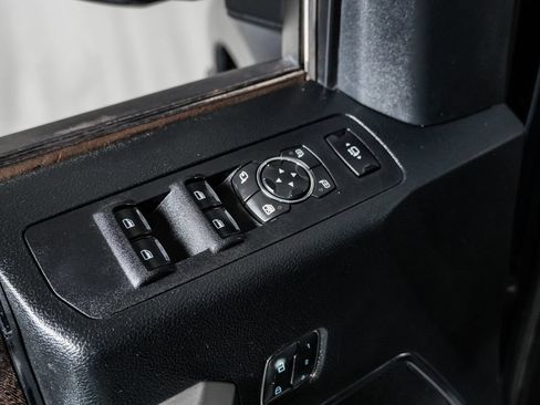 Used 2019 Ford F250 Lariat w/ Lariat Value Package AWD/4WD image 35