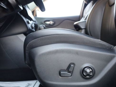 Used 2021 Jeep Cherokee Latitude Lux image 17