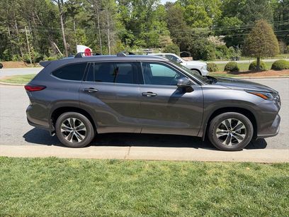 Used 2021 Toyota Highlander XLE