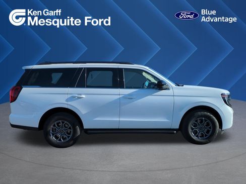Used 2025 Ford Expedition Active AWD/4WD image 1
