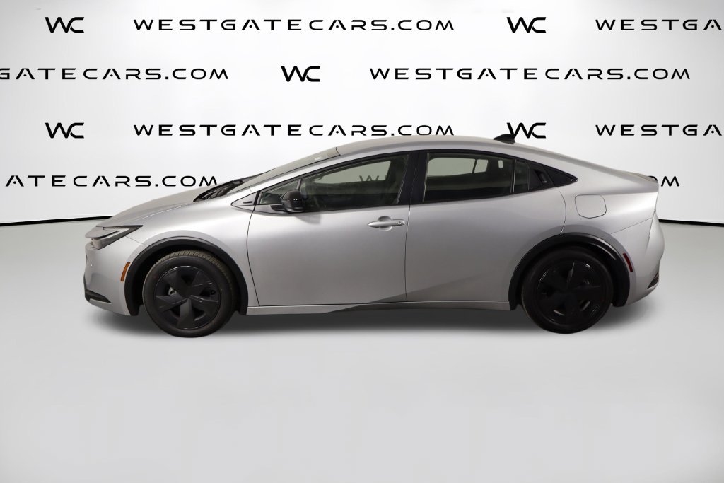 Used 2026 Toyota Prius LE FWD image 5