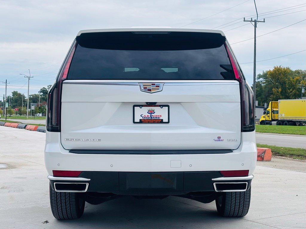 Used 2021 Cadillac Escalade Premium Luxury AWD/4WD image 13