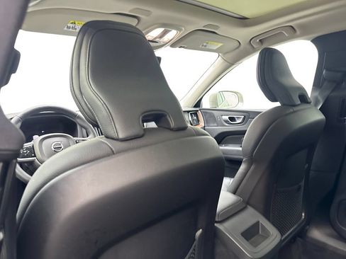 Used 2023 Volvo XC60 B5 Plus FWD image 35