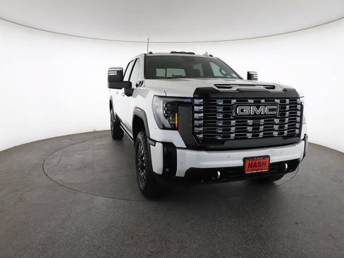 Certified 2025 GMC Sierra 2500 Denali Ultimate w/ Max Trailering Package AWD/4WD image 3