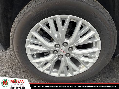 Certified 2025 GMC Acadia Elevation w/ Elevation Premium Package FWD image 5