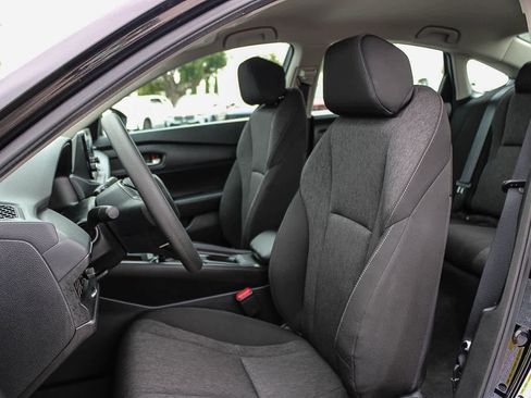 Certified 2025 Honda Accord LX image 17