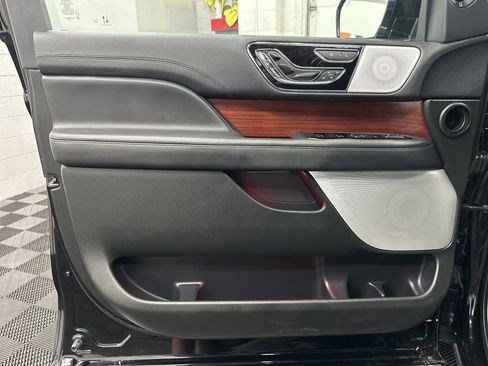 Used 2023 Lincoln Navigator L Reserve image 18