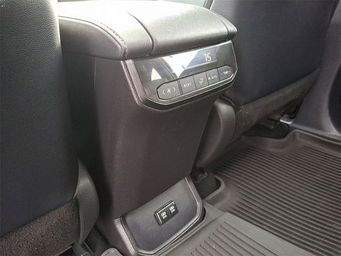 Used 2020 Toyota Highlander XLE image 13