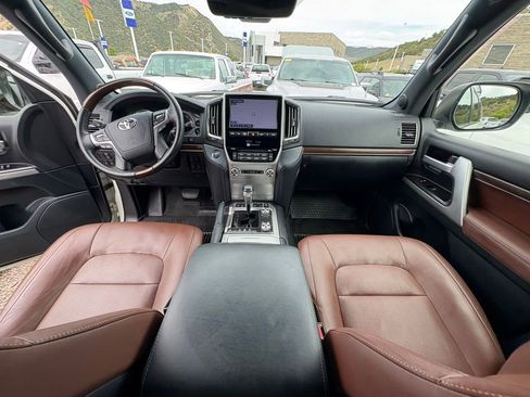 Used 2020 Toyota Land Cruiser AWD/4WD image 4