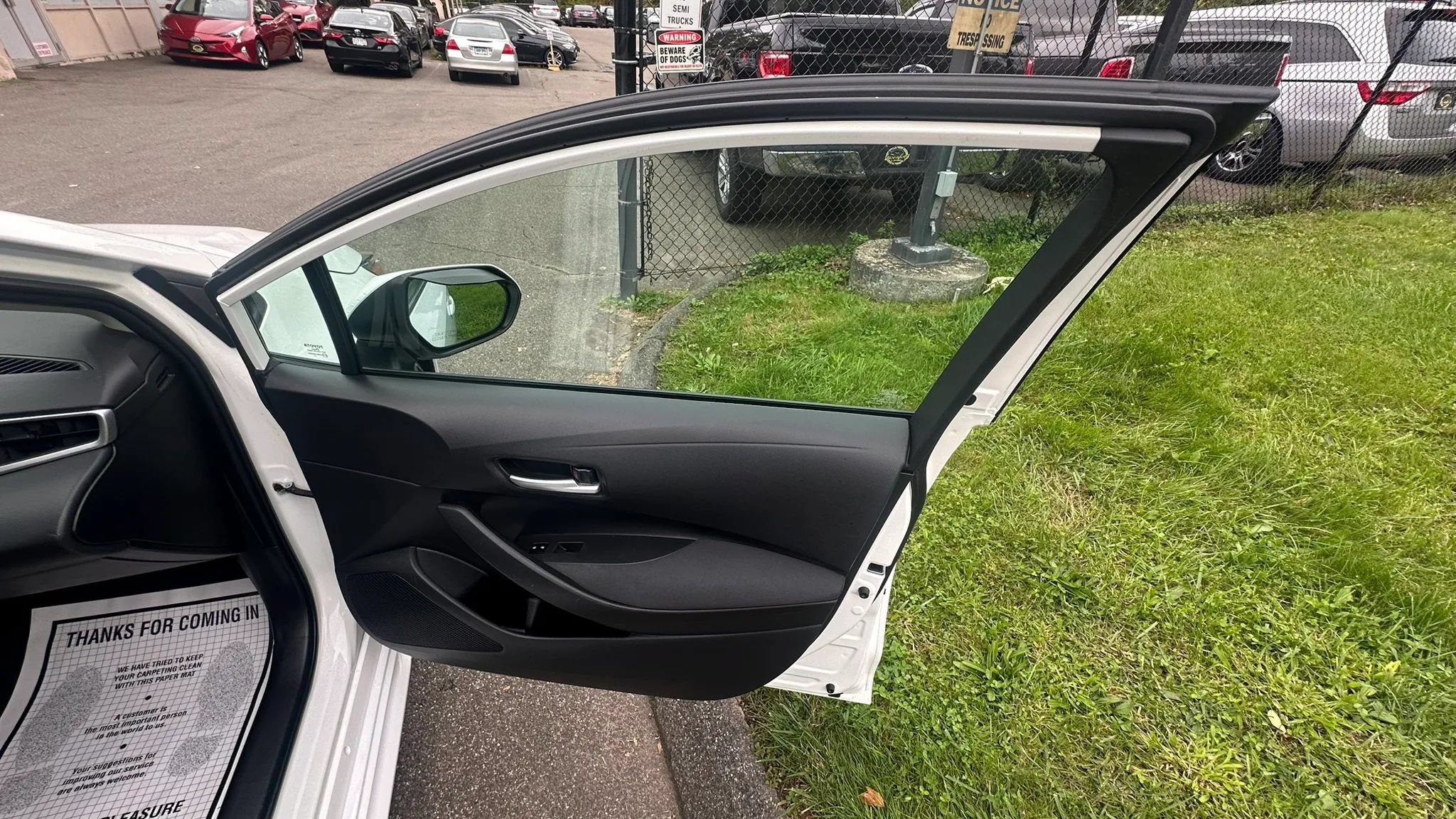 Used 2021 Toyota Corolla LE FWD image 39