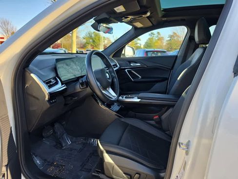 Used 2025 BMW X2 xDrive28i image 9
