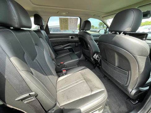 Used 2023 Kia Sorento SX AWD/4WD image 25