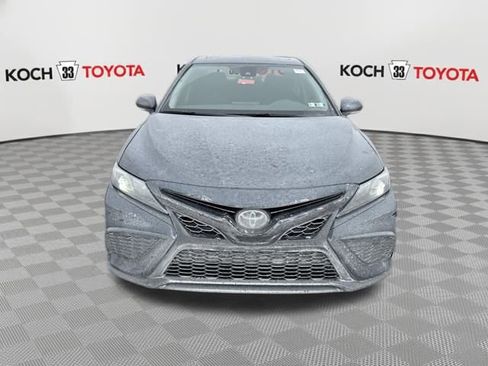 Used 2021 Toyota Camry SE w/ Convenience Package image 2