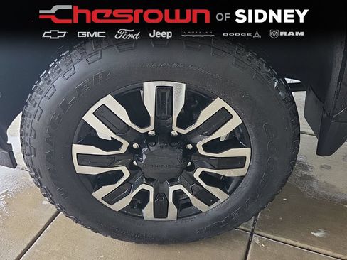Used 2025 GMC Sierra 2500 Denali Ultimate AWD/4WD image 9