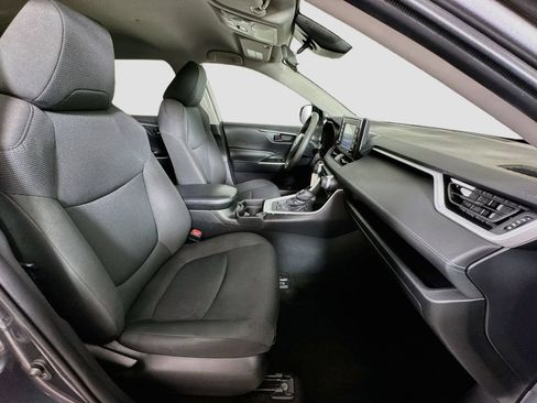 Used 2021 Toyota RAV4 LE w/ Carpet Mat Package (TMS) AWD/4WD image 29