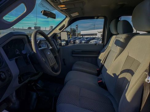 Used 2016 Ford F250 XL w/ XL Appearance Package image 9